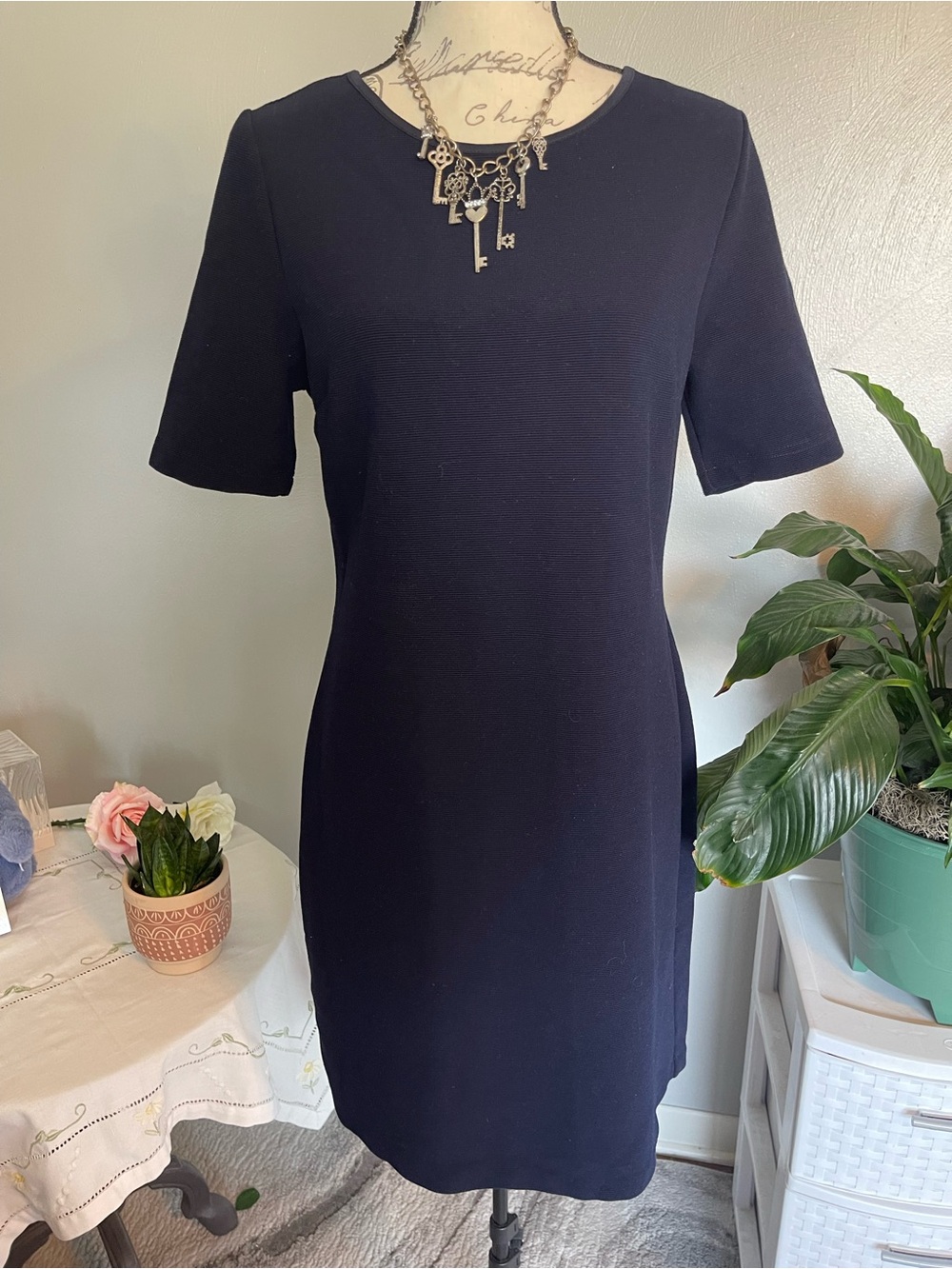 Mario Serrani Italy Navy Ribbed Sheath Dress M Short Sleeve Career Midi